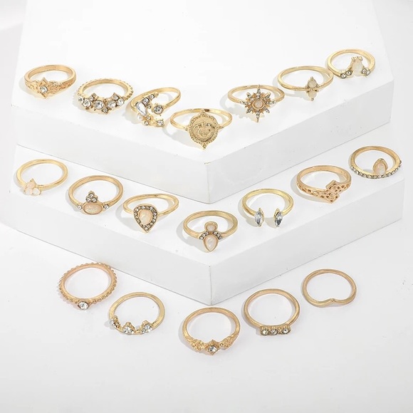 3/$25⚡️gold boho stackable drop moon star ring set - Picture 5 of 15